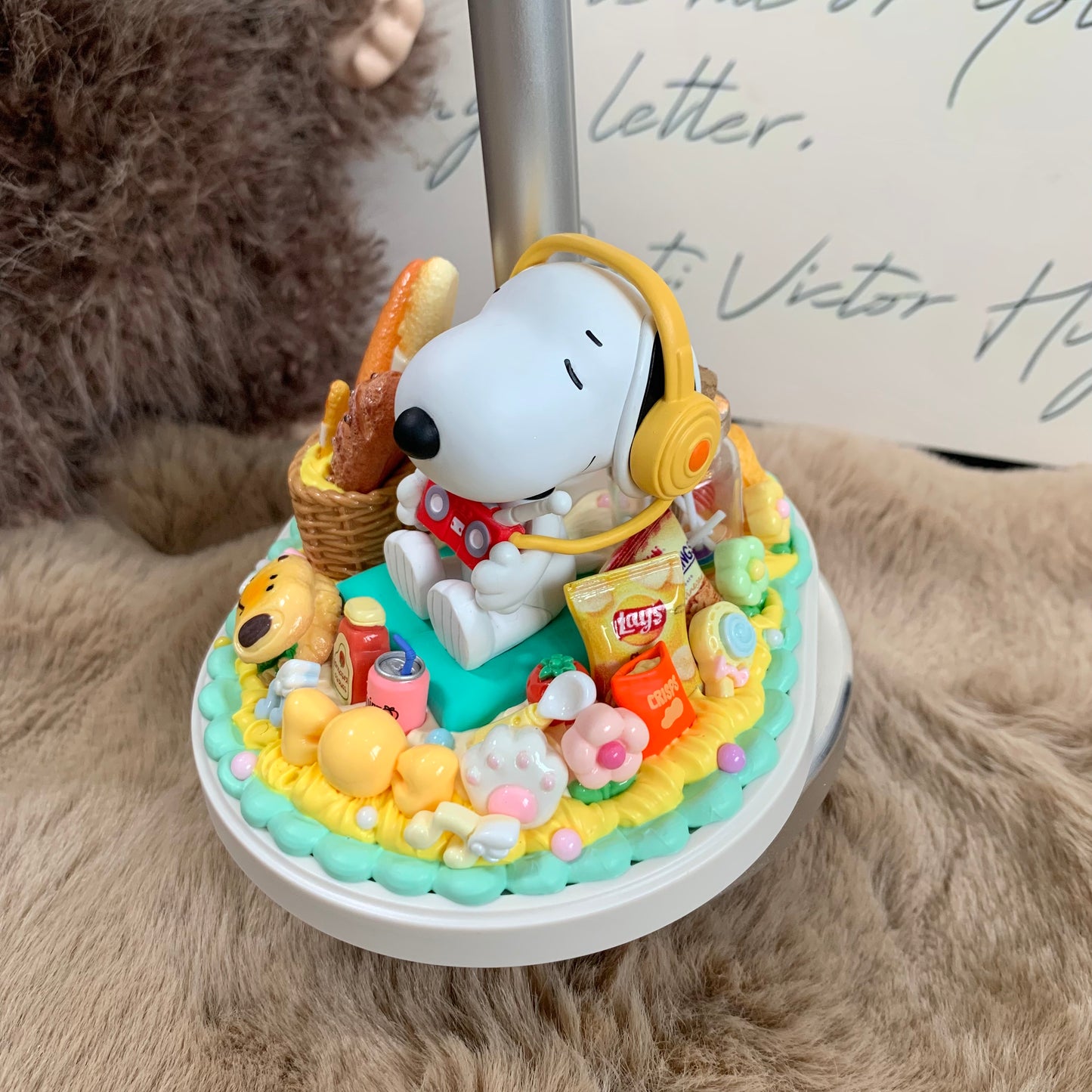 【FashionBooom】Snoopy — Phone Stand Height-adjustable with counterweight at the base and slip-resistant surface design