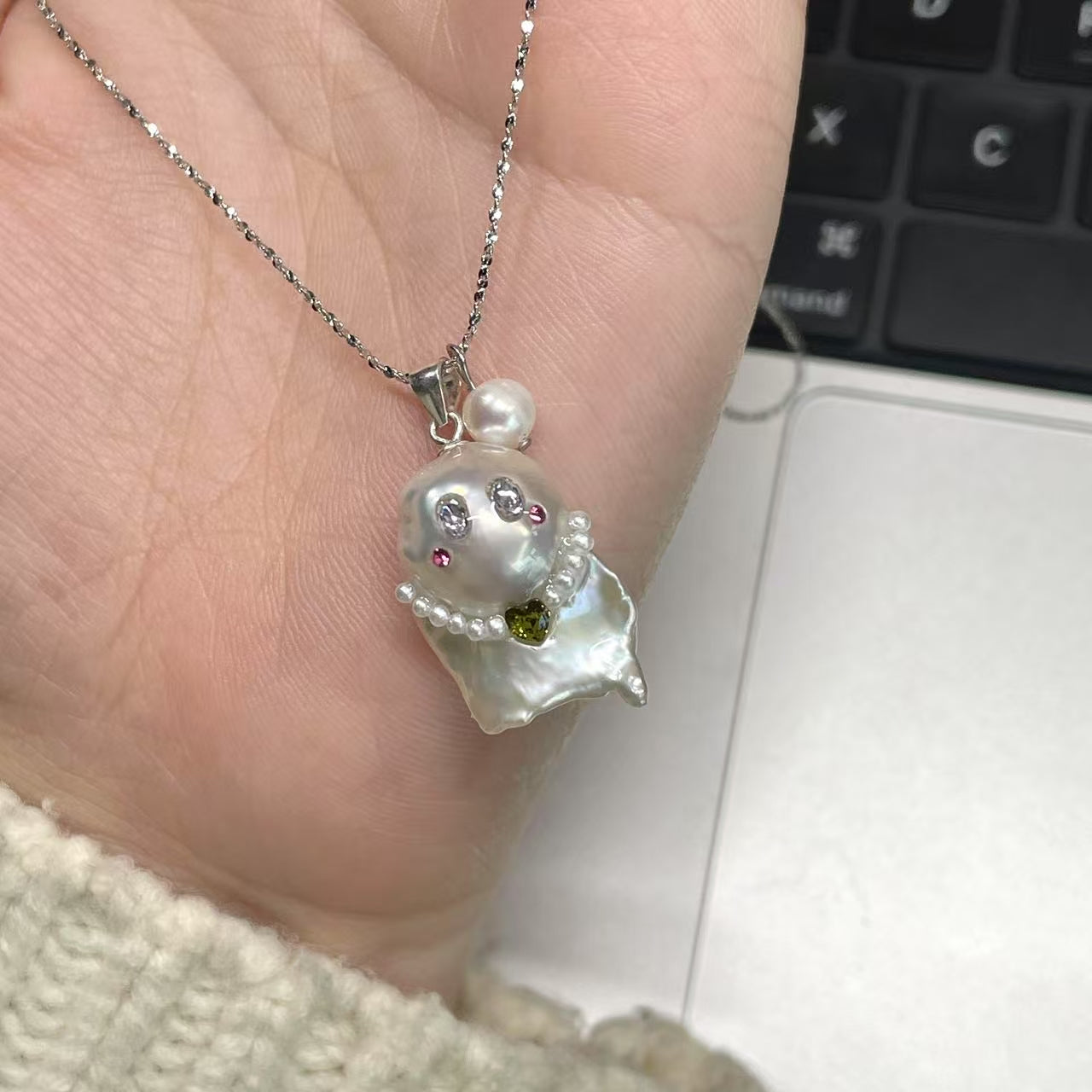 【Pearlish】Little Ghost with Pearls · Handcrafted Jewelry Featuring Pure Natural Freshwater Baroque Pearls, Set in S925 Sterling Silver. A Niche Handmade Artistic Collectible, an Excellent Gift Choice.