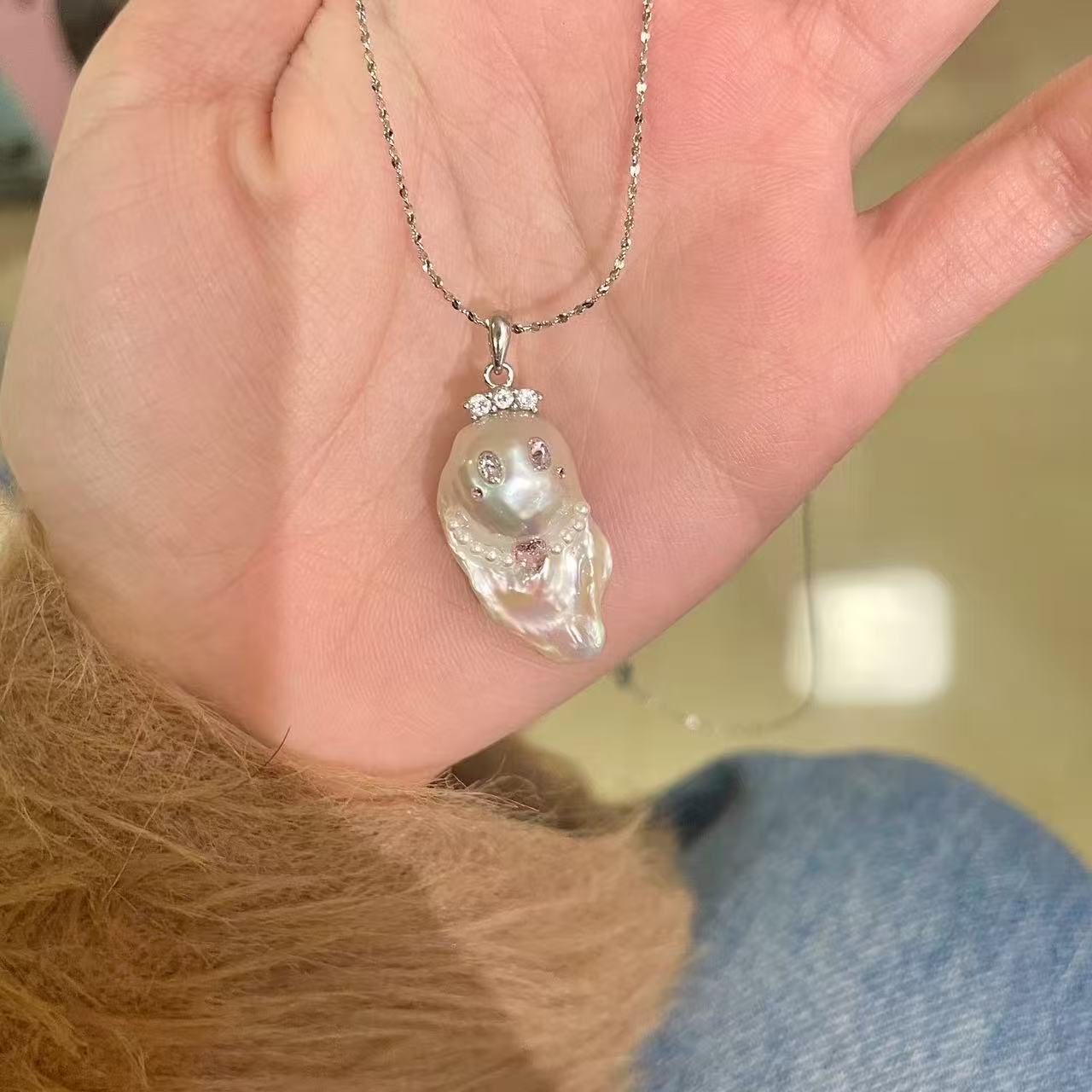 【Pearlish】Little Ghost with Pearls · Handcrafted Jewelry Featuring Pure Natural Freshwater Baroque Pearls, Set in S925 Sterling Silver. A Niche Handmade Artistic Collectible, an Excellent Gift Choice.