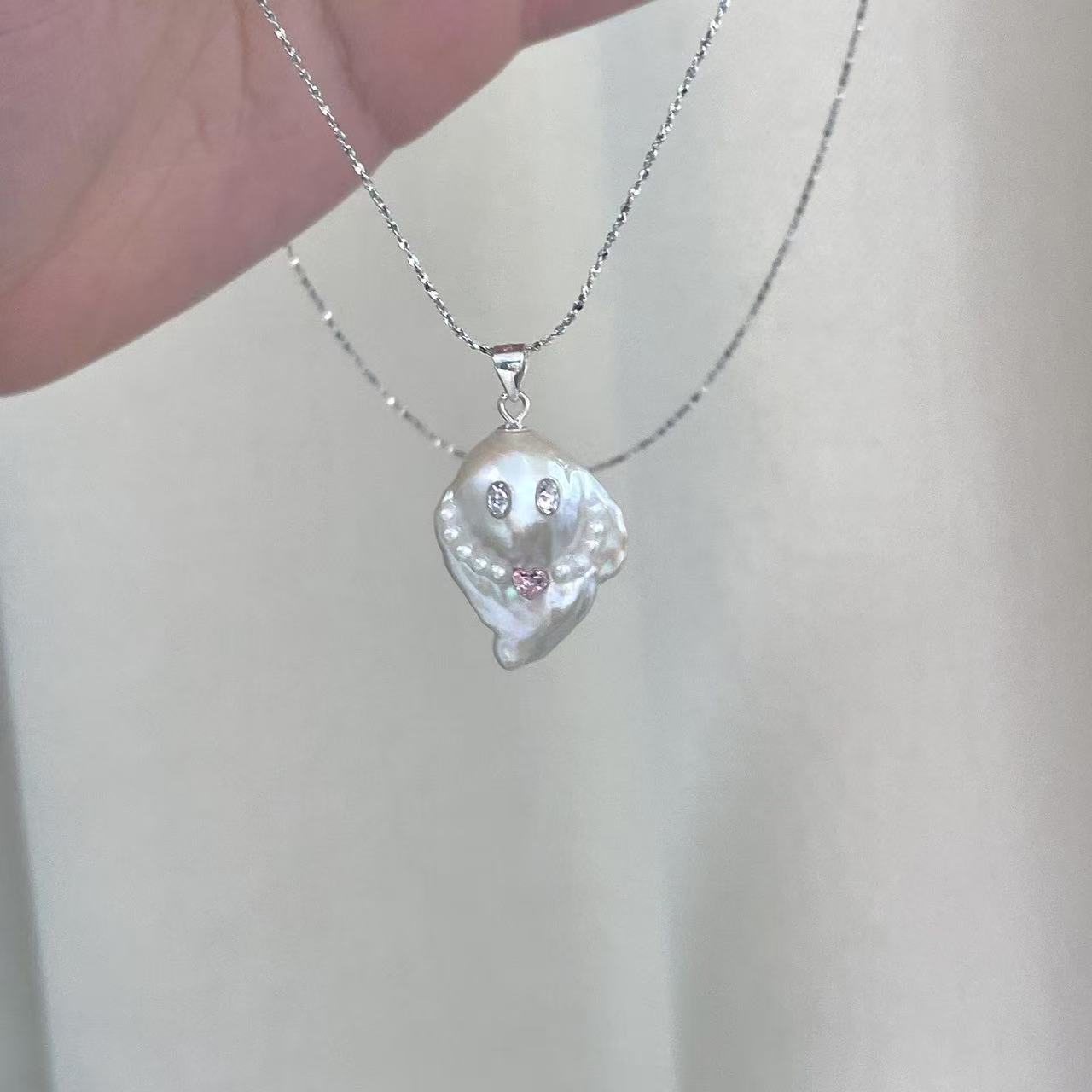 【Pearlish】Little Ghost with Pearls · Handcrafted Jewelry Featuring Pure Natural Freshwater Baroque Pearls, Set in S925 Sterling Silver. A Niche Handmade Artistic Collectible, an Excellent Gift Choice.