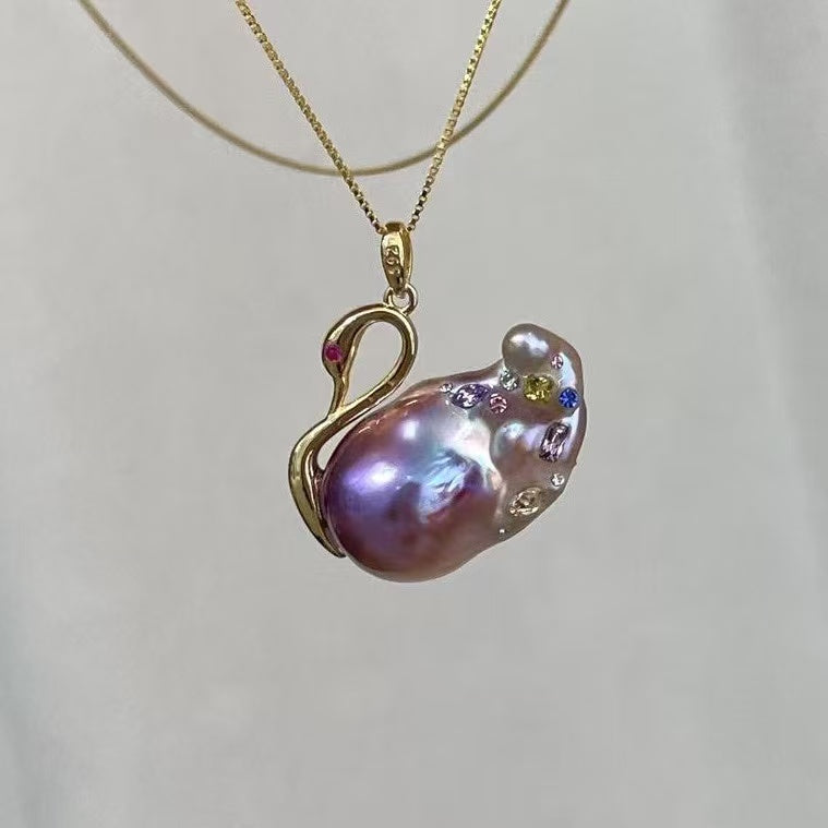 【Pearlish】Glimmering Swan · Handcrafted Jewelry Featuring Pure Natural Freshwater Baroque Pearls, Set in S925 Sterling Silver. A Niche Handmade Artistic Collectible, an Excellent Gift Choice.