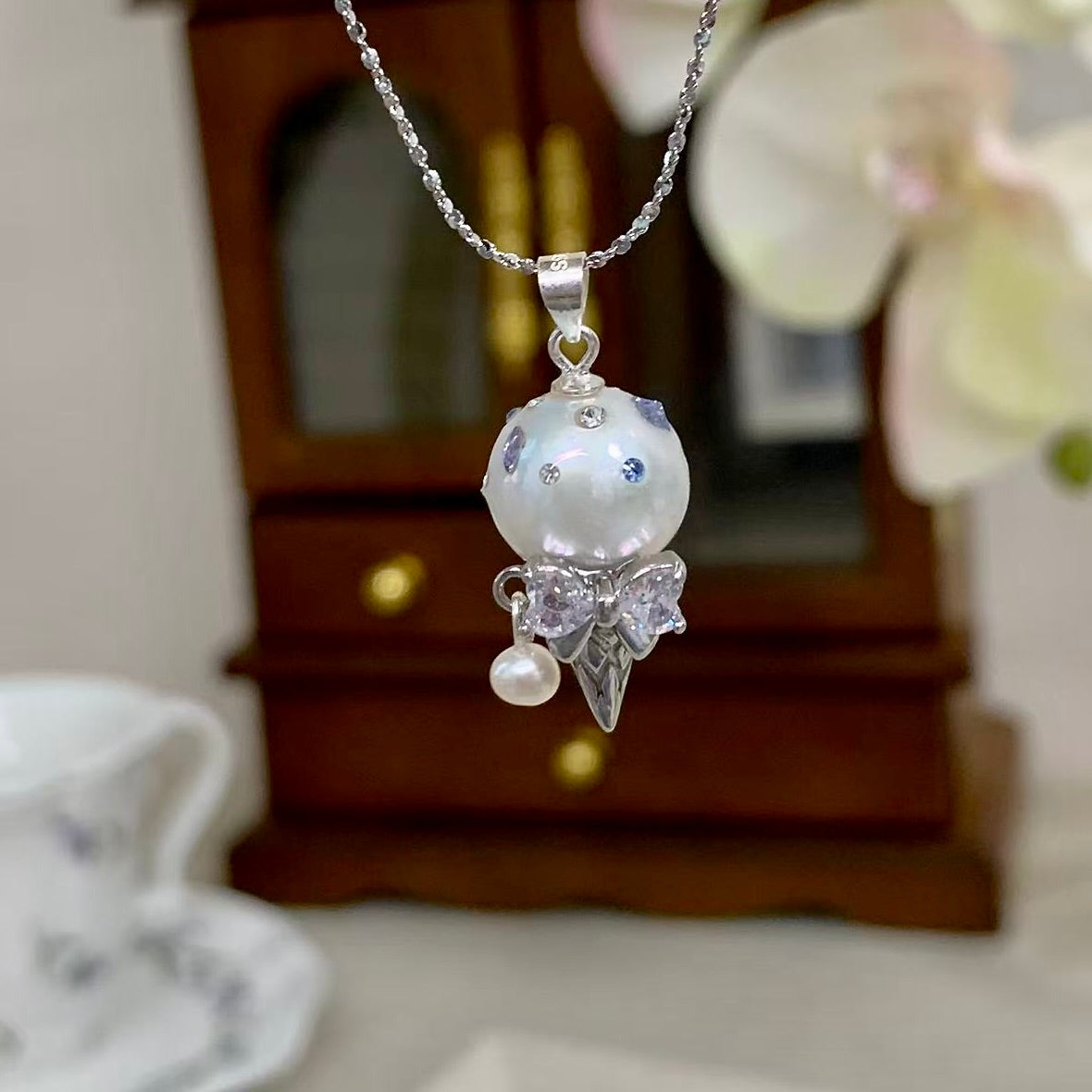 【Pearlish】Glimmering Ice-cream · Handcrafted Jewelry Featuring Pure Natural Freshwater Pearls, Set in S925 Sterling Silver. A Niche Handmade Artistic Coeclltible, an Excellent Gift Choice.