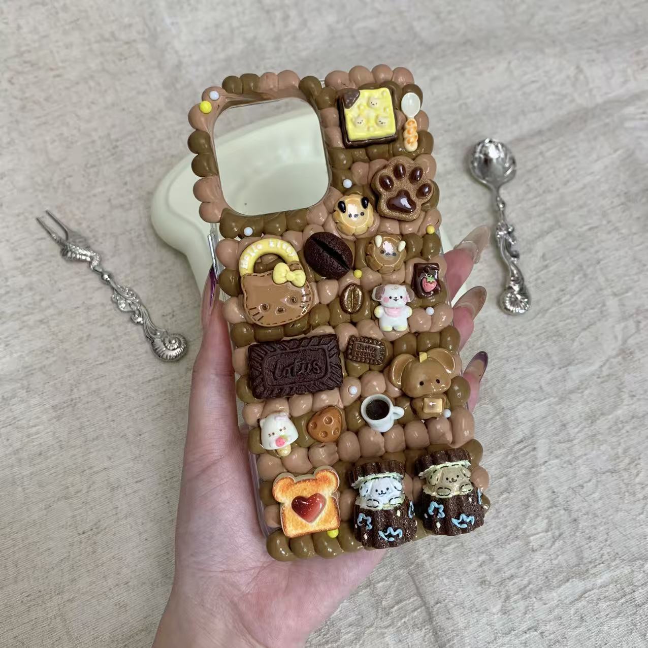 【Chocolate Kitty】Phone Case Cream Glue Figurine Decoden DIY Compatible with all phone models