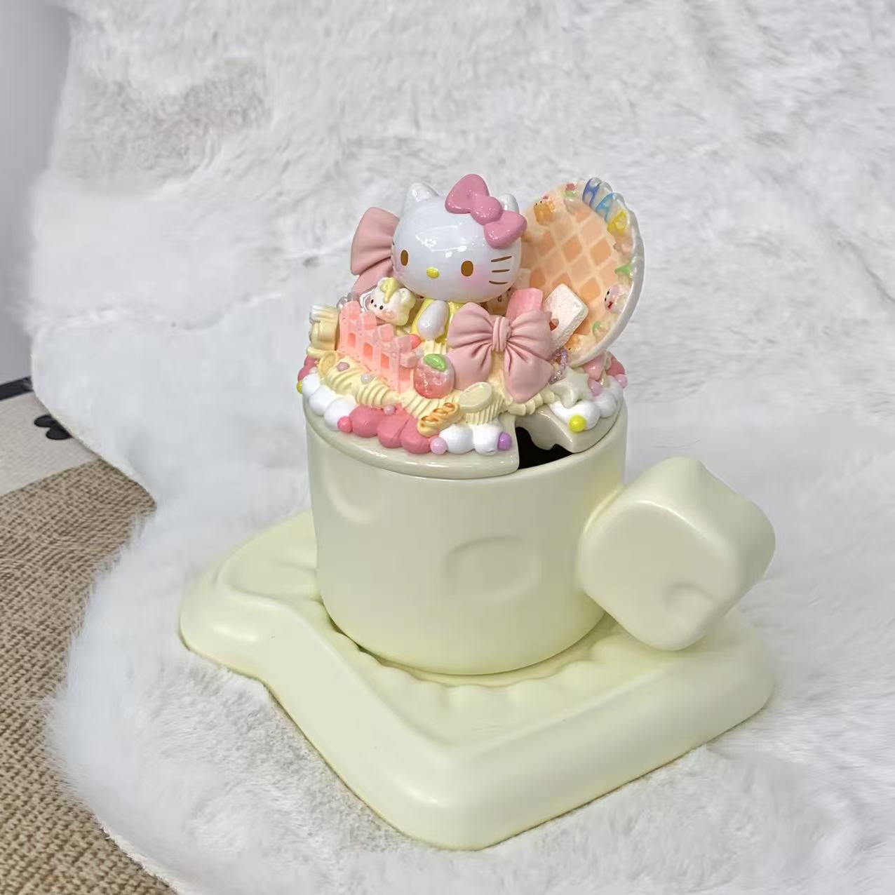 【Hello Kitty Bow Tea Time】 Pink Cream Deco Mug