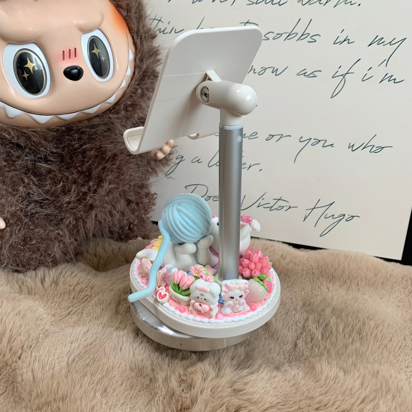 【FashionBooom】Marie — Phone Stand Height-adjustable with counterweight at the base and slip-resistant surface design