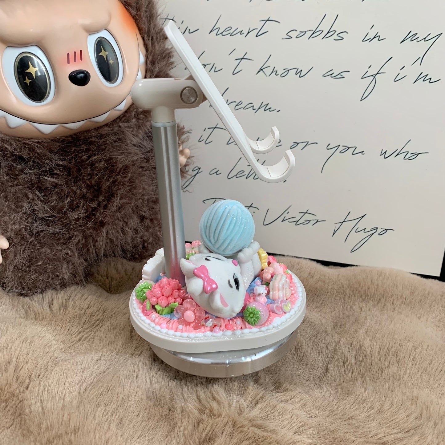 【FashionBooom】Marie — Phone Stand Height-adjustable with counterweight at the base and slip-resistant surface design