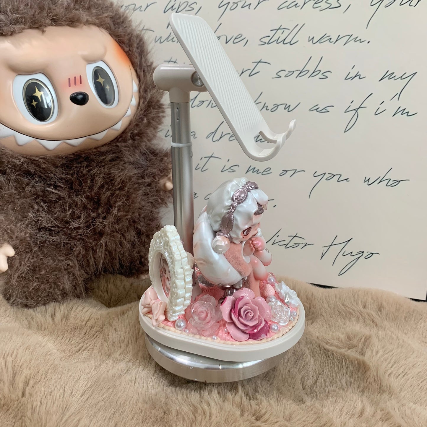 【FashionBooom】The Feast — Warm Nest's Laziness Phone Stand Height-adjustable with counterweight at the base and slip-resistant surface design