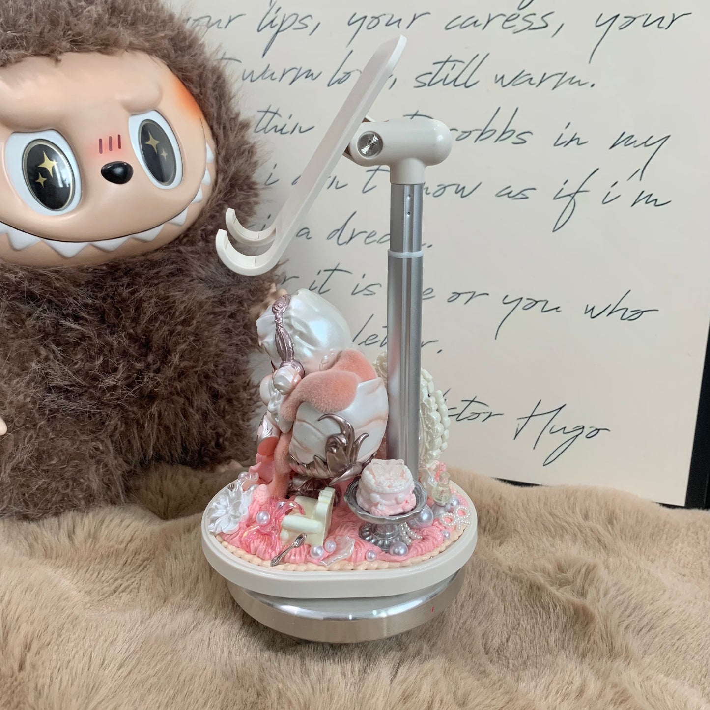 【FashionBooom】The Feast — Warm Nest's Laziness Phone Stand Height-adjustable with counterweight at the base and slip-resistant surface design