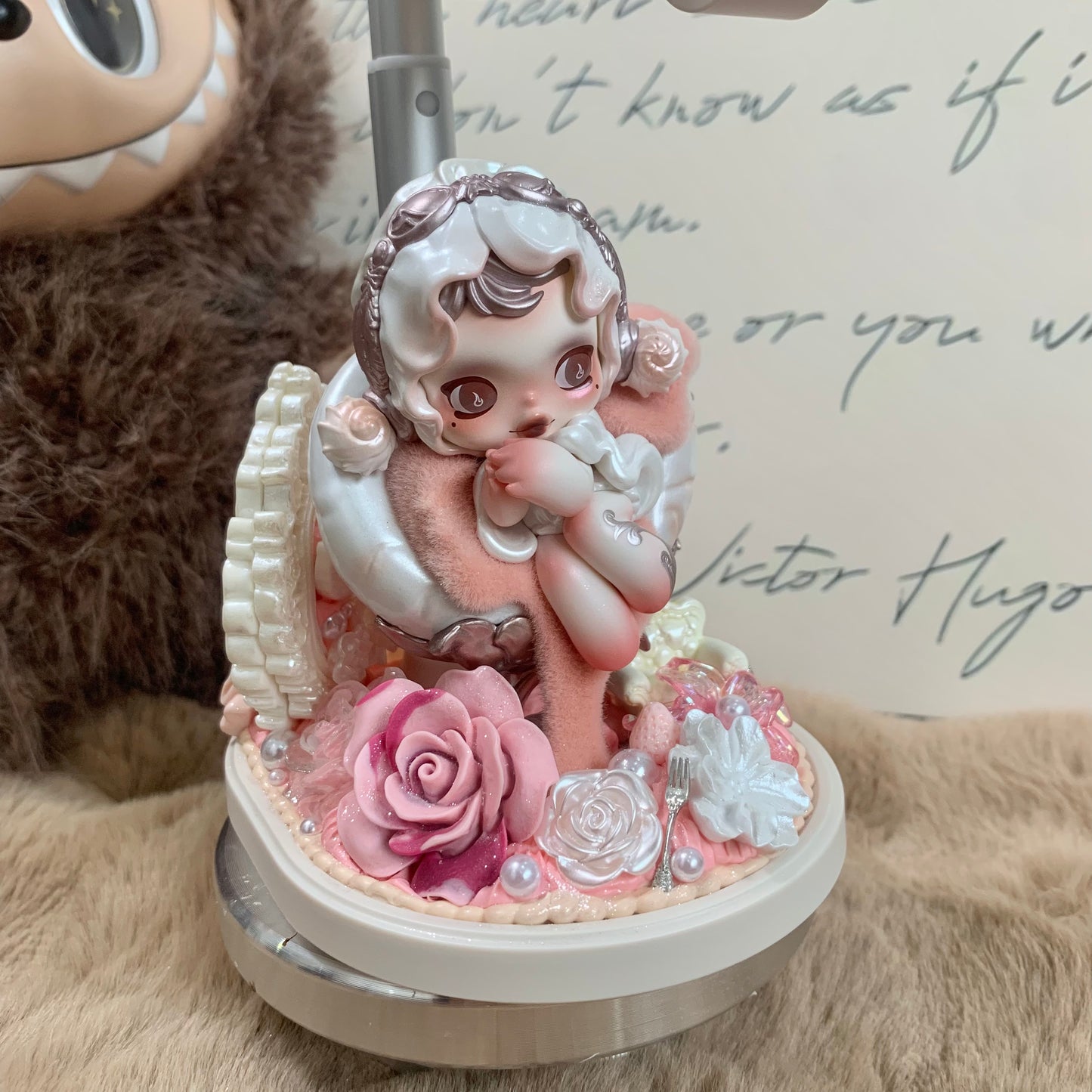 【FashionBooom】The Feast — Warm Nest's Laziness Phone Stand Height-adjustable with counterweight at the base and slip-resistant surface design