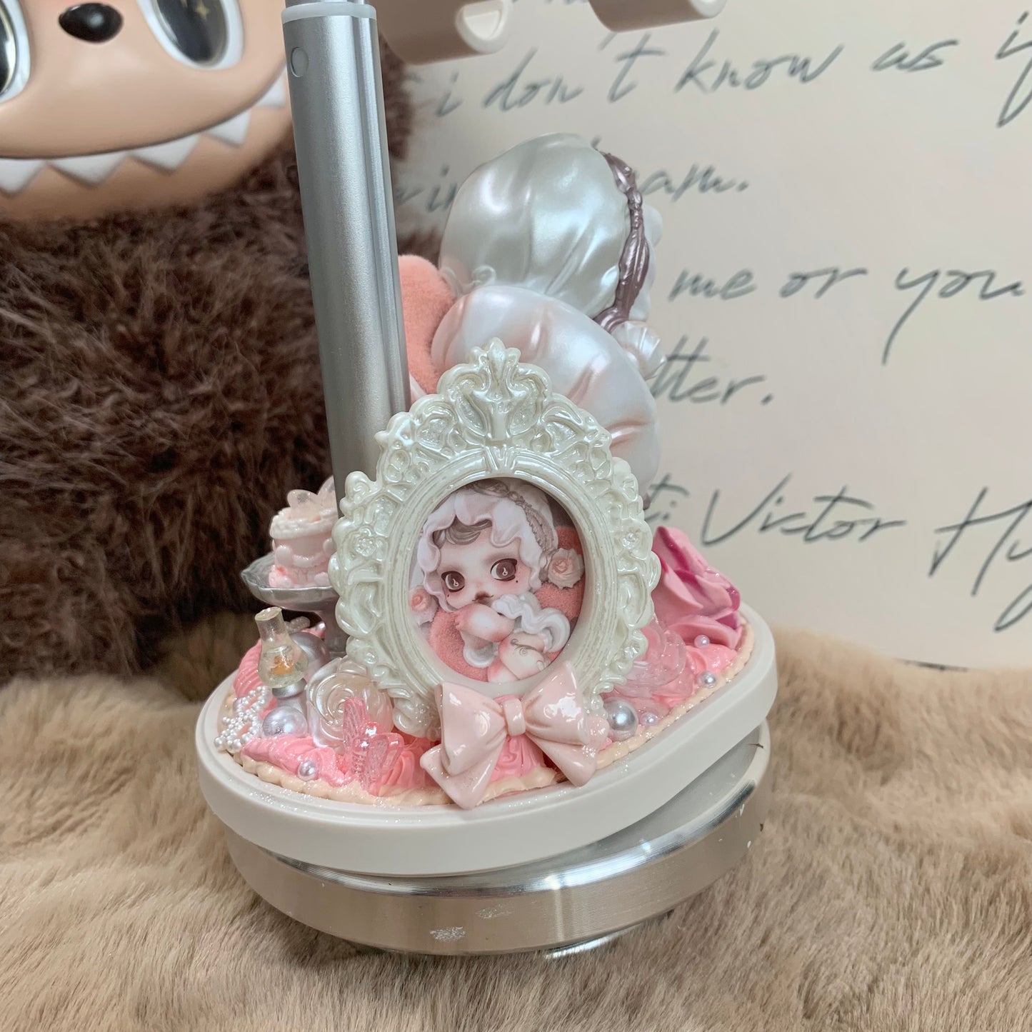 【FashionBooom】The Feast — Warm Nest's Laziness Phone Stand Height-adjustable with counterweight at the base and slip-resistant surface design