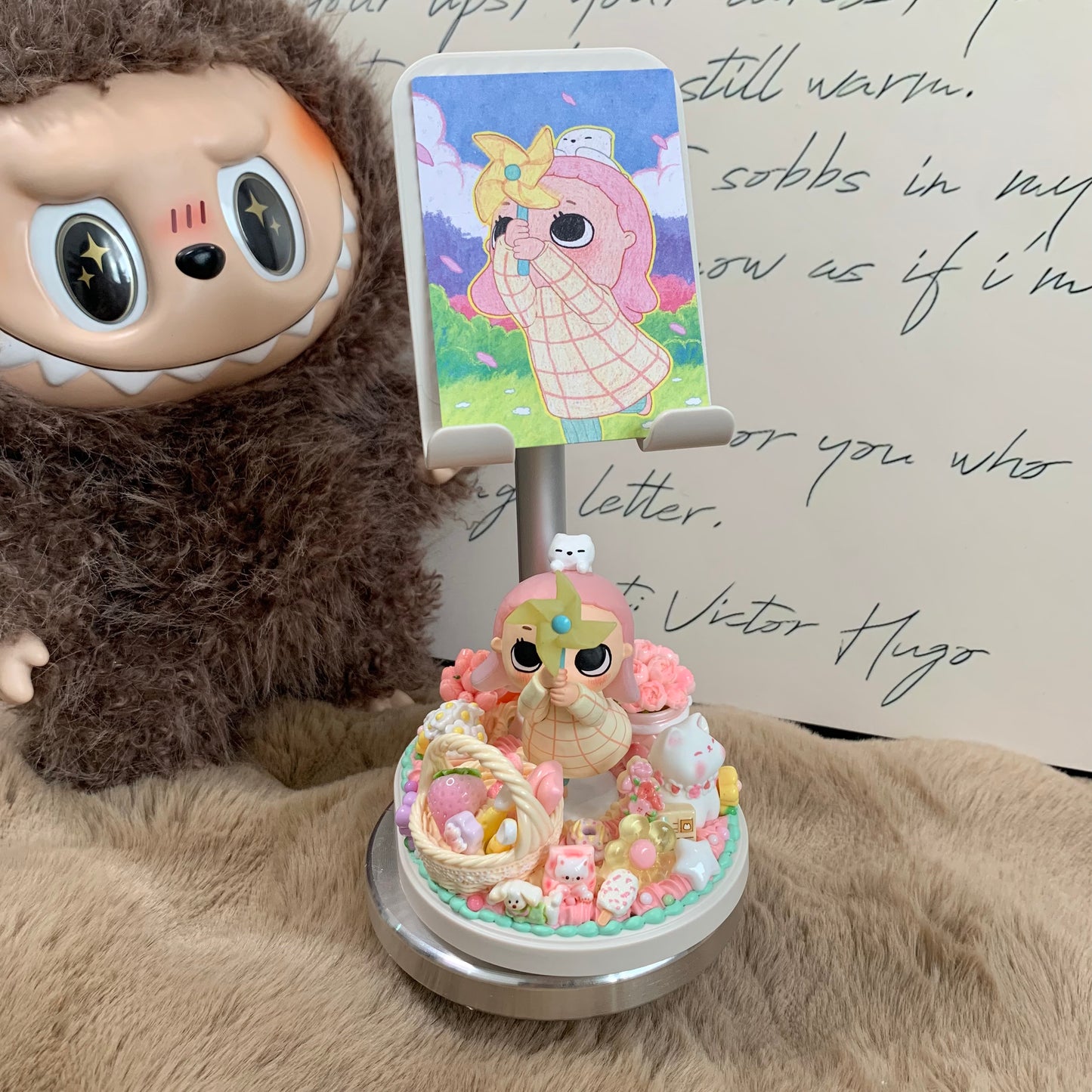 【FashionBooom】Nyota — Childhood Phone Stand Height-adjustable with counterweight at the base and slip-resistant surface design