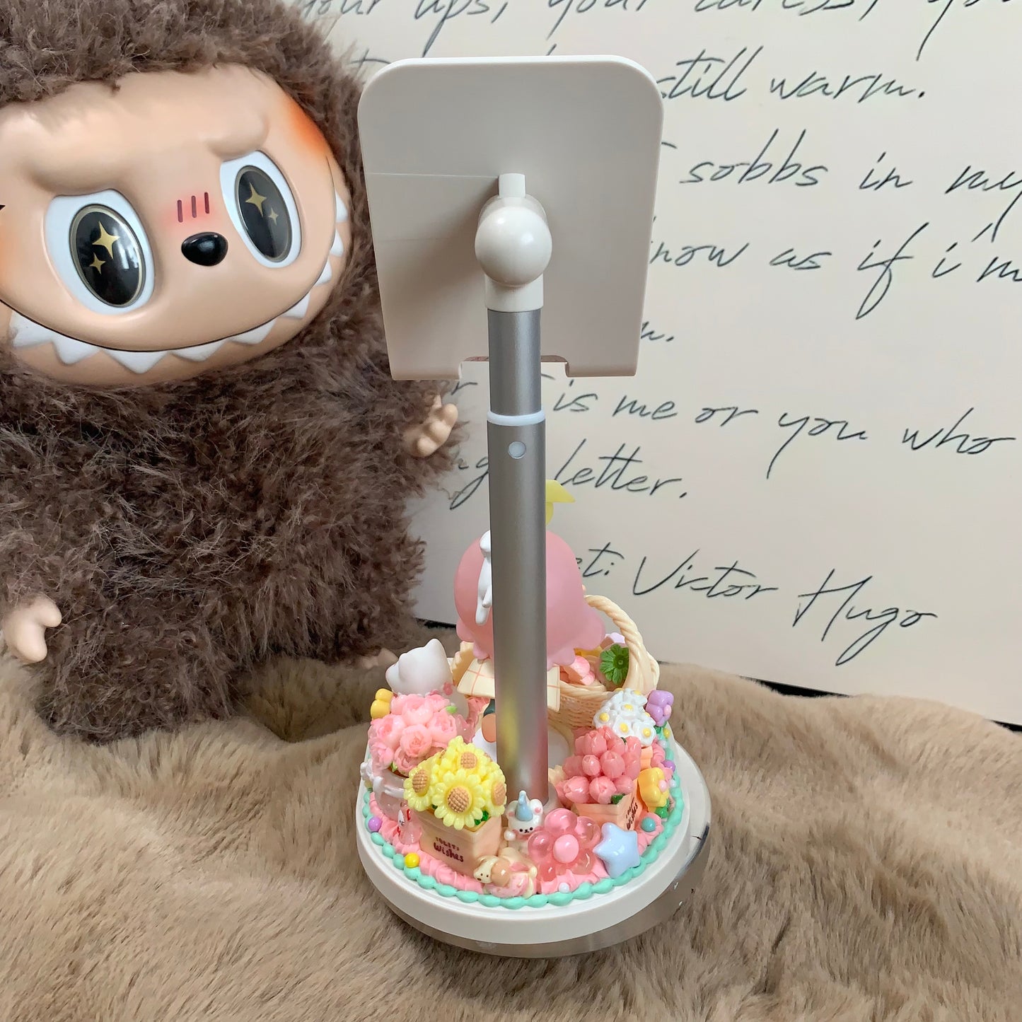 【FashionBooom】Nyota — Childhood Phone Stand Height-adjustable with counterweight at the base and slip-resistant surface design